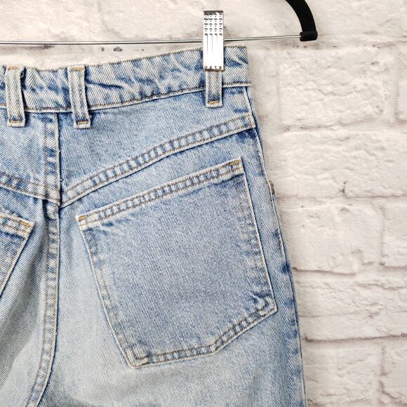 Vintage GAP High Waisted Tapered Leg Mom Jeans Light Wash Cotton Grunge Sz 9/10 - Picture 14 of 14